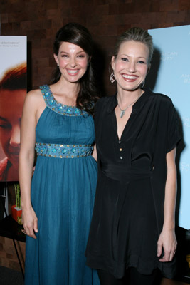 Ashley Judd and Joey Lauren Adams at event of Come Early Morning (2006)