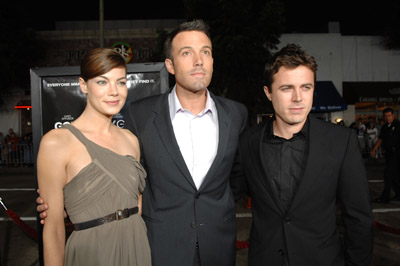 Ben Affleck, Casey Affleck and Michelle Monaghan at event of Dingusioji (2007)