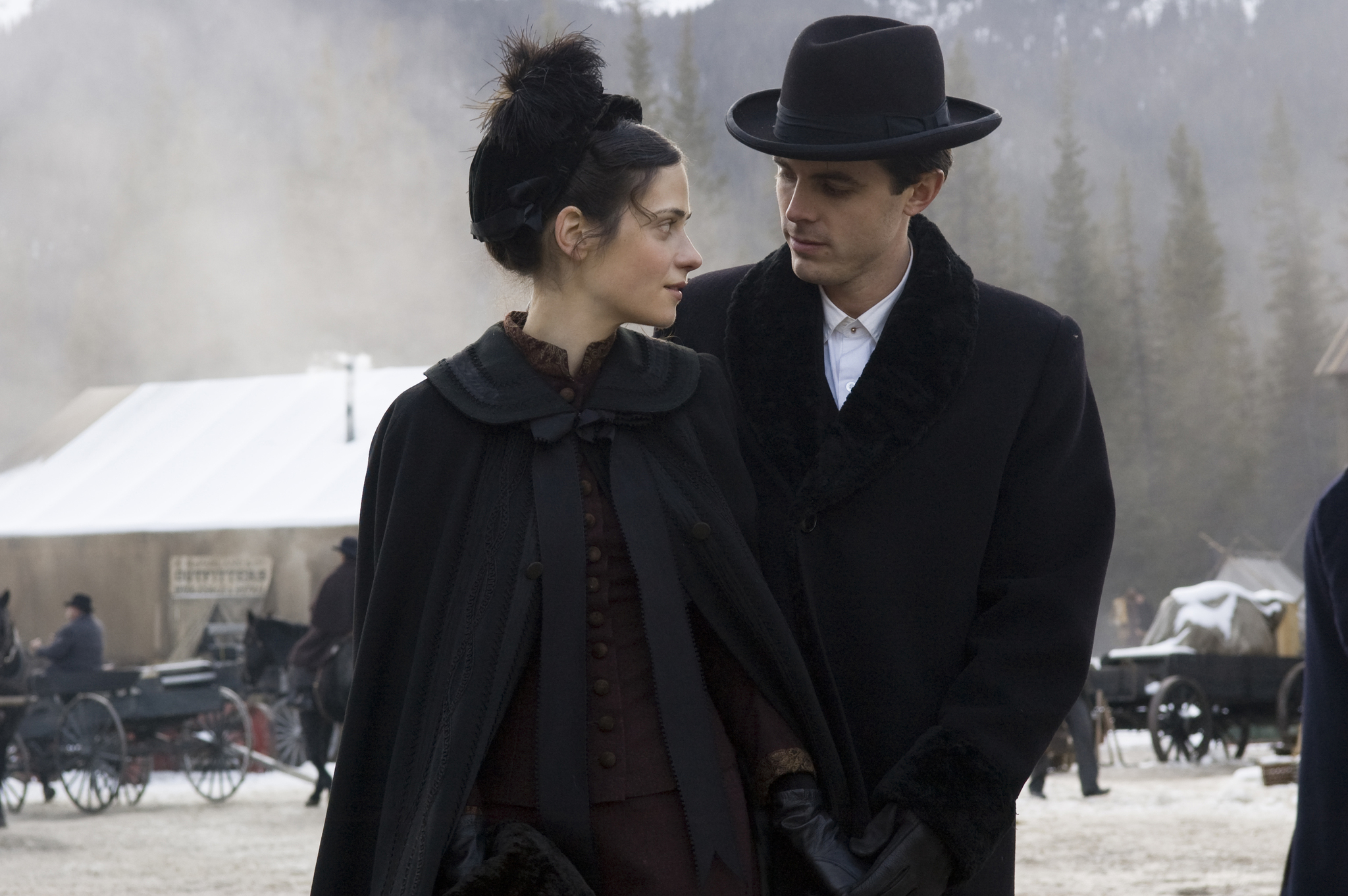 Still of Casey Affleck and Zooey Deschanel in The Assassination of Jesse James by the Coward Robert Ford (2007)