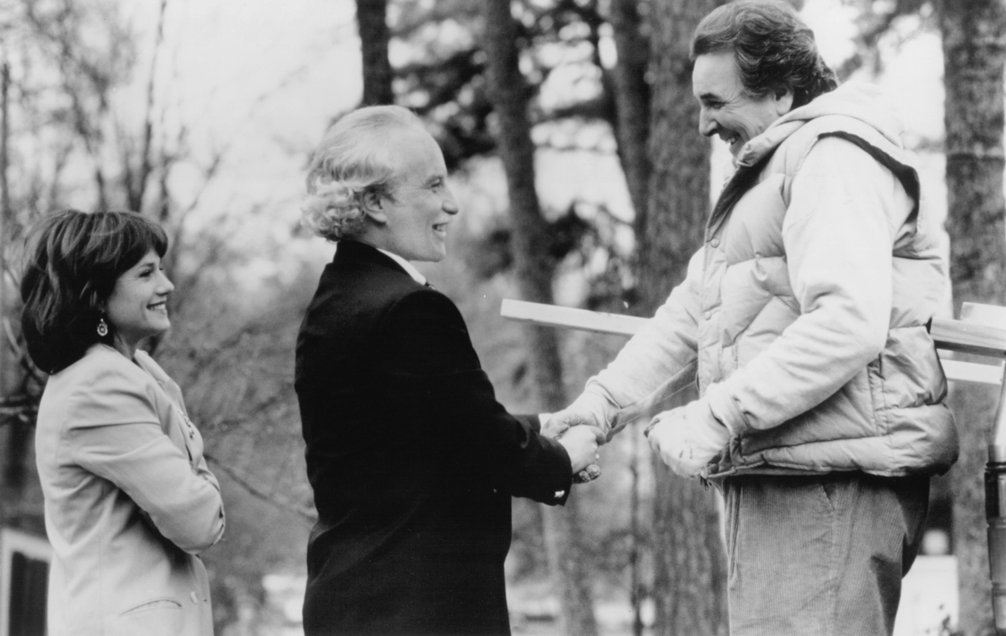 Still of Richard Dreyfuss, Holly Hunter and Danny Aiello in Once Around (1991)