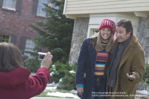 Still of Tim Allen and Julie Gonzalo in Christmas with the Kranks (2004)