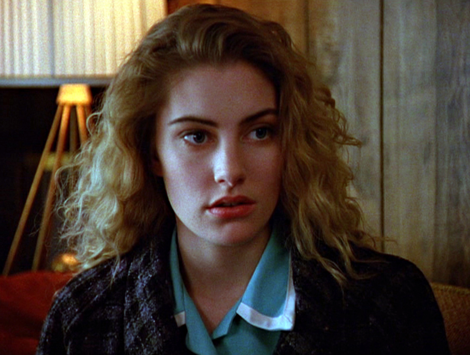 Still of Mädchen Amick and Shelly Johnson in Twin Pykso miestelis (1990)
