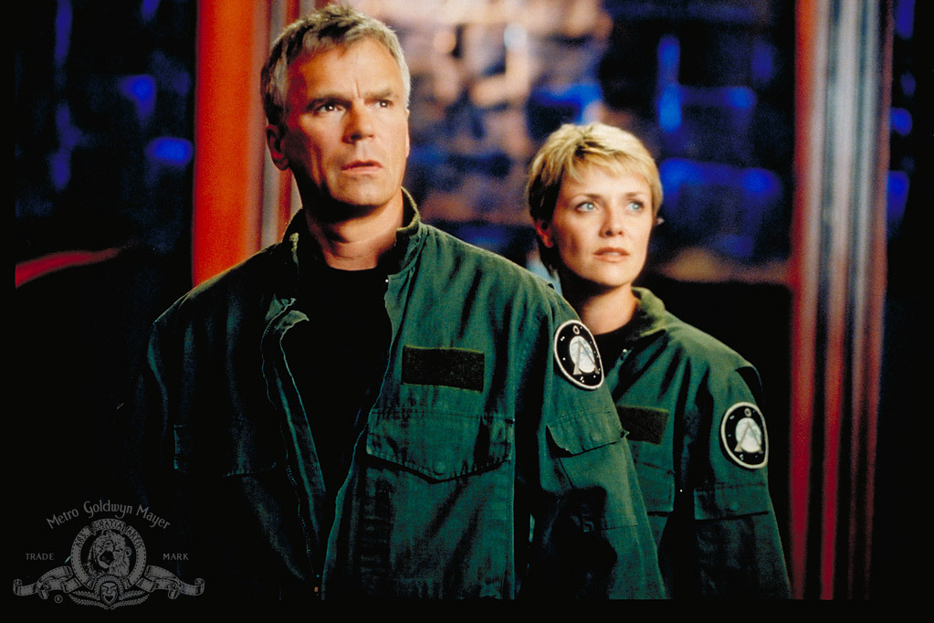 Still of Richard Dean Anderson and Amanda Tapping in Stargate SG-1 (1997)