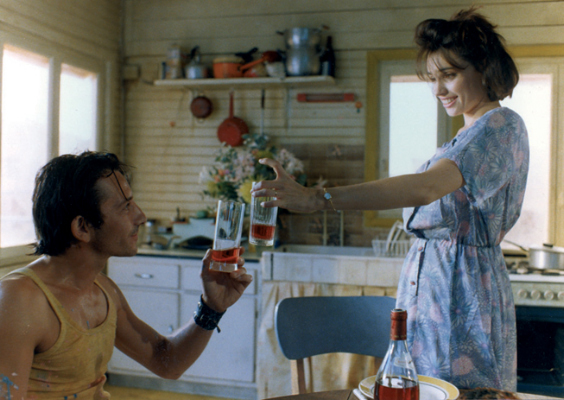 Still of Jean-Hugues Anglade and Béatrice Dalle in 37°2 le matin (1986)