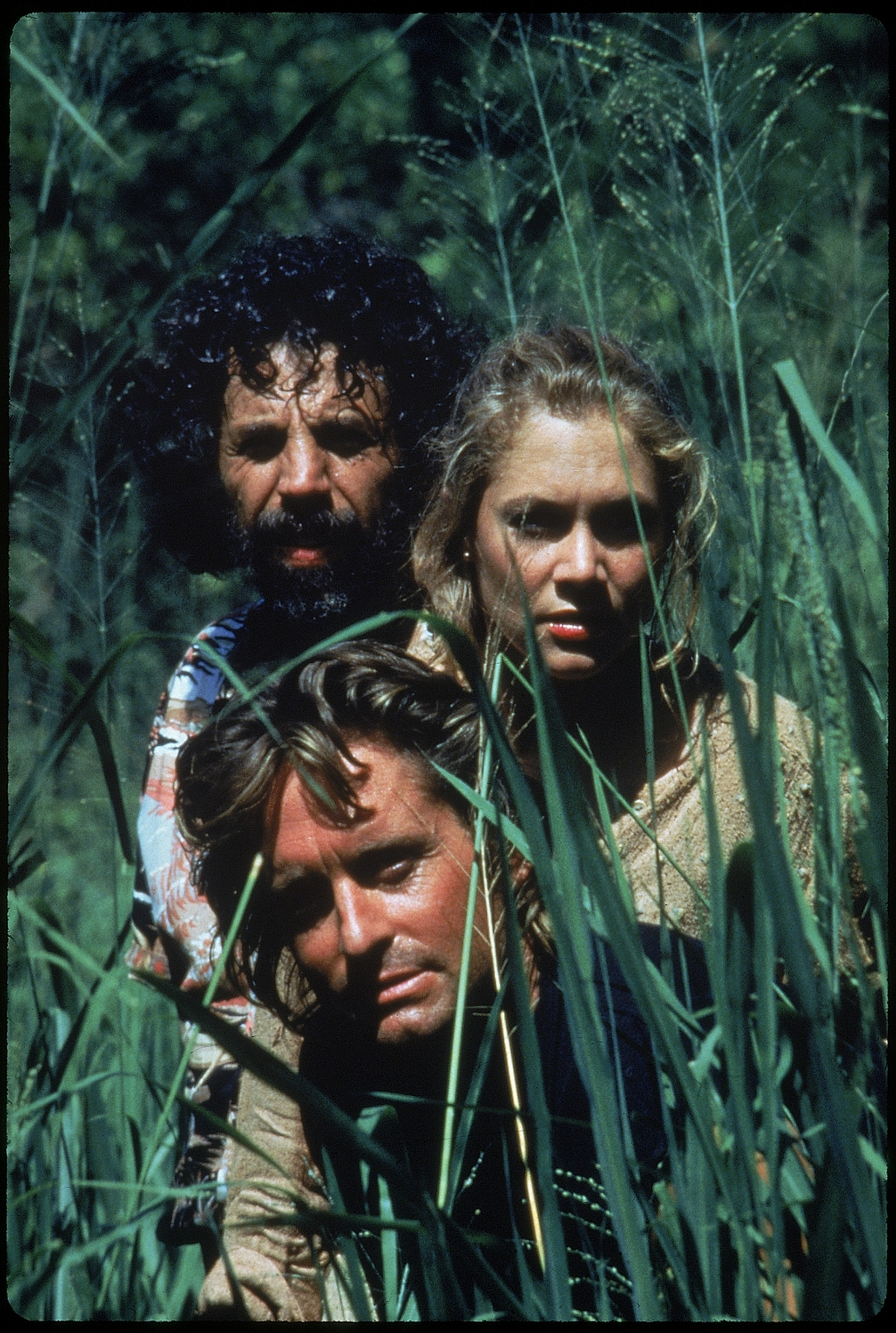 Still of Michael Douglas, Kathleen Turner and Alfonso Arau in Romancing the Stone (1984)