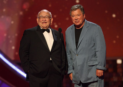 William Shatner and Edward Asner at event of The 6th Annual TV Land Awards (2008)