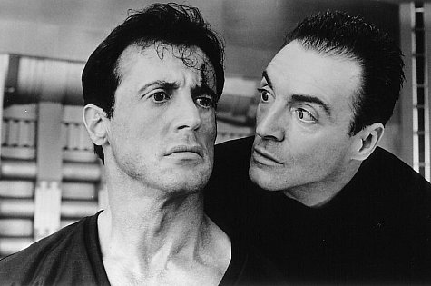 Still of Sylvester Stallone and Armand Assante in Judge Dredd (1995)
