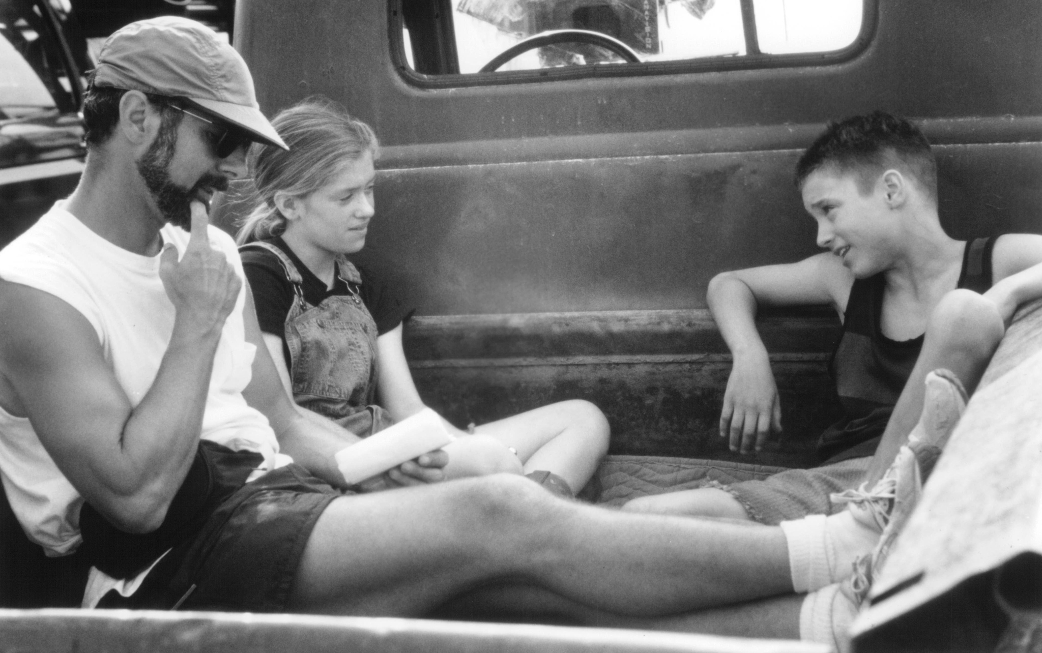 Still of Elijah Wood, Jon Avnet and Lexi Randall in The War (1994)