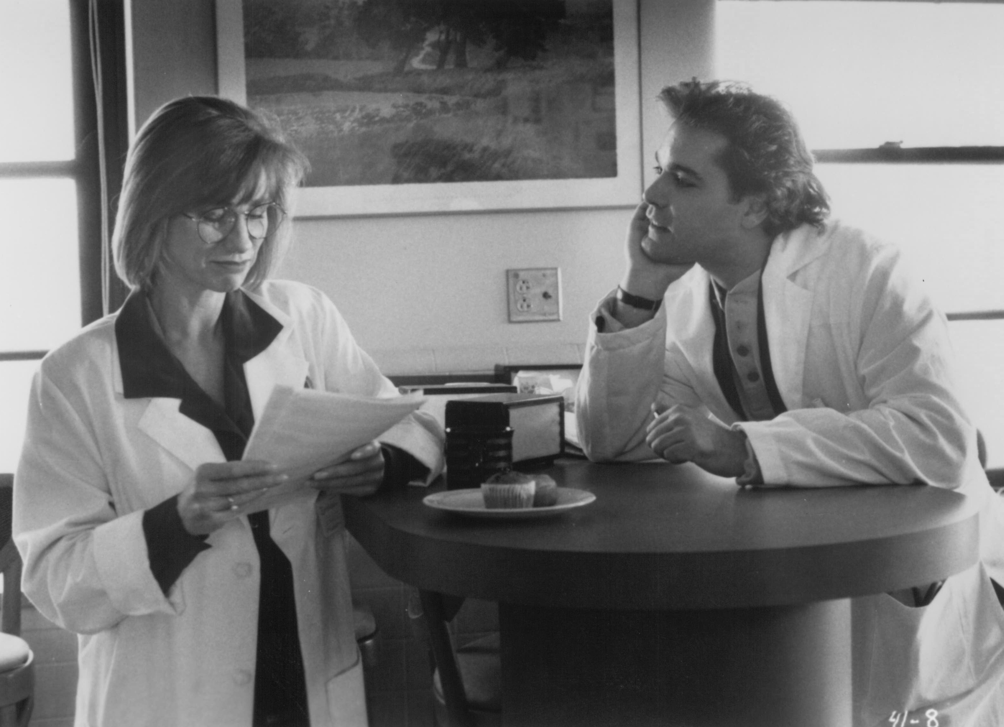Still of Ray Liotta and Kathy Baker in Article 99 (1992)