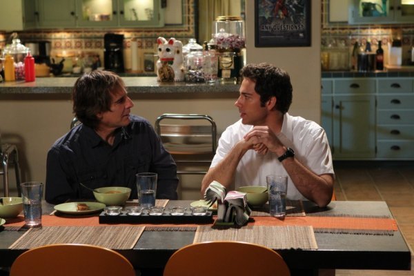 Still of Scott Bakula and Zachary Levi in Cakas (2007)