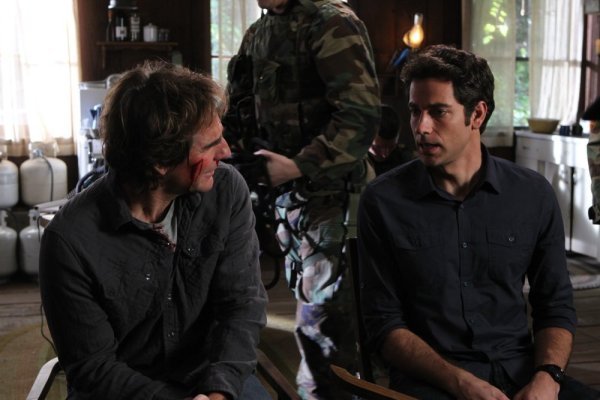 Still of Scott Bakula and Zachary Levi in Cakas (2007)