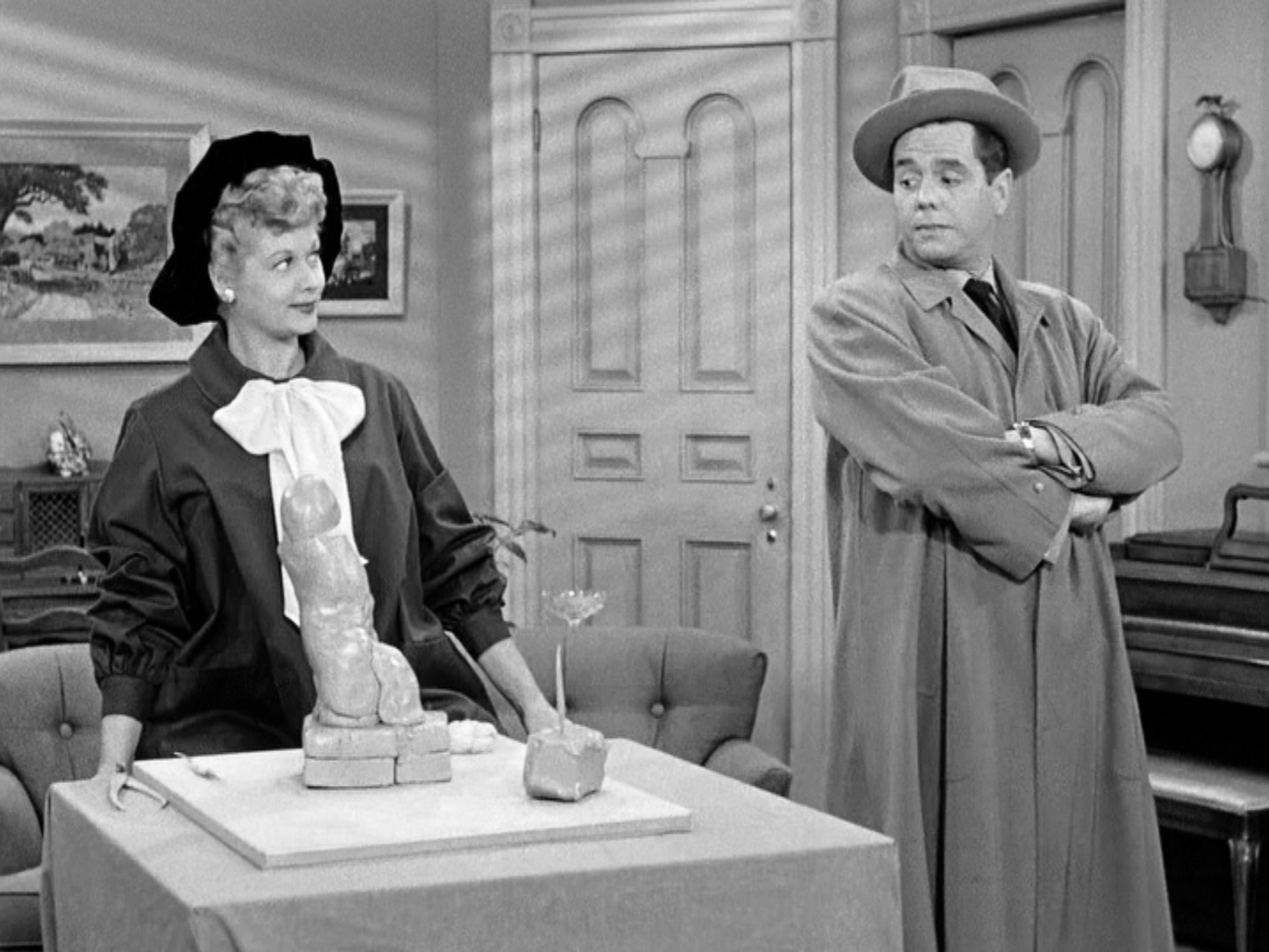 Still of Desi Arnaz and Lucille Ball in I Love Lucy (1951)