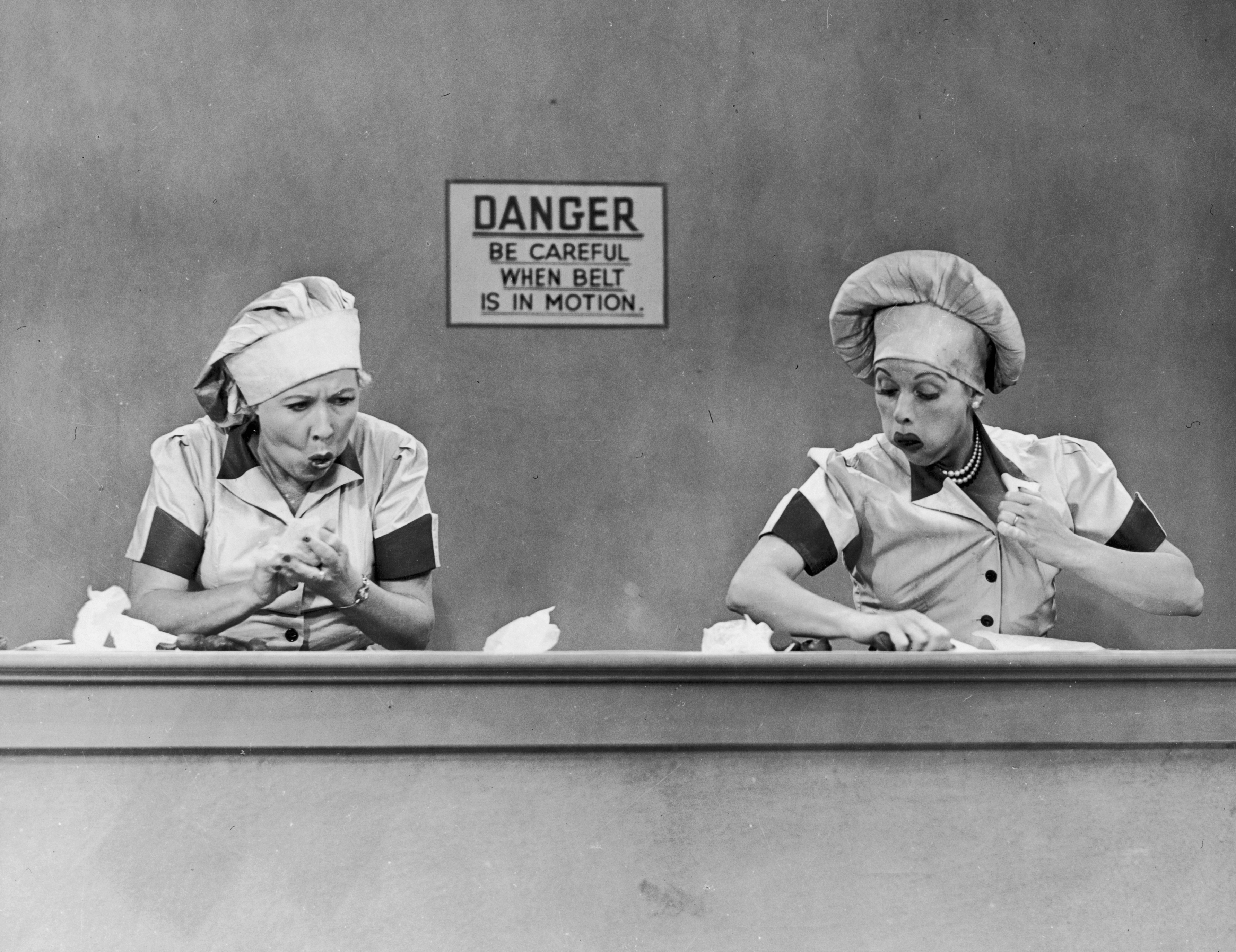 Still of Lucille Ball and Vivian Vance in I Love Lucy (1951)