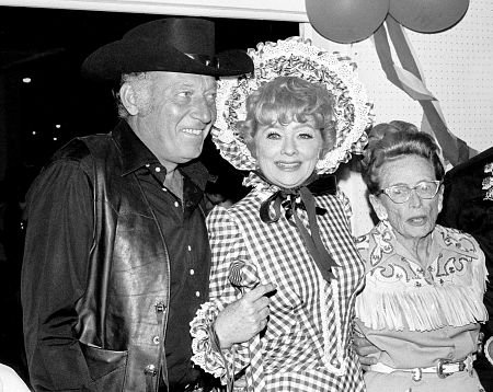 Share Party 1972 Lucille Ball with husband Gary Morton and mother Dee Dee