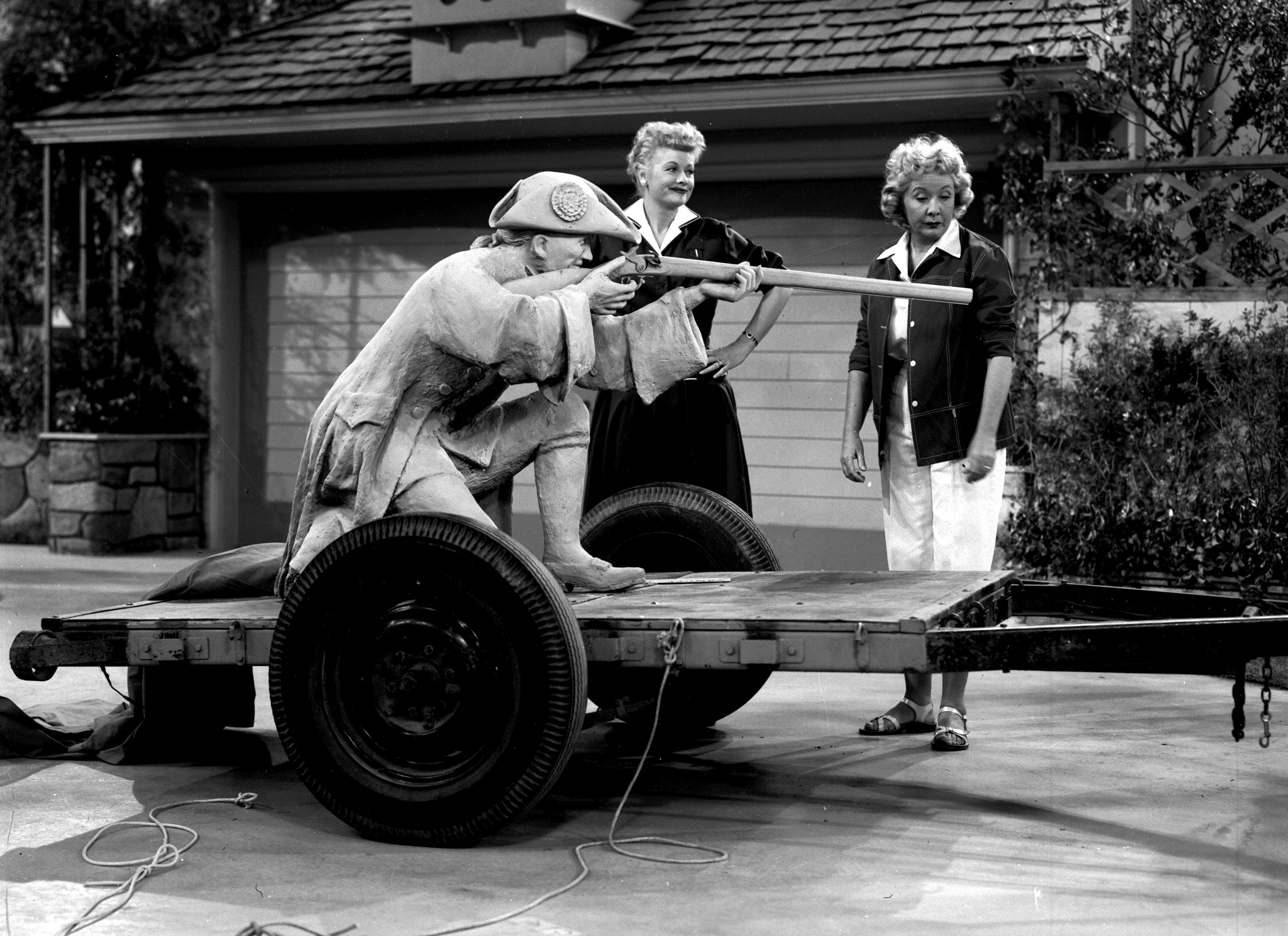 Still of Lucille Ball and Vivian Vance in I Love Lucy (1951)