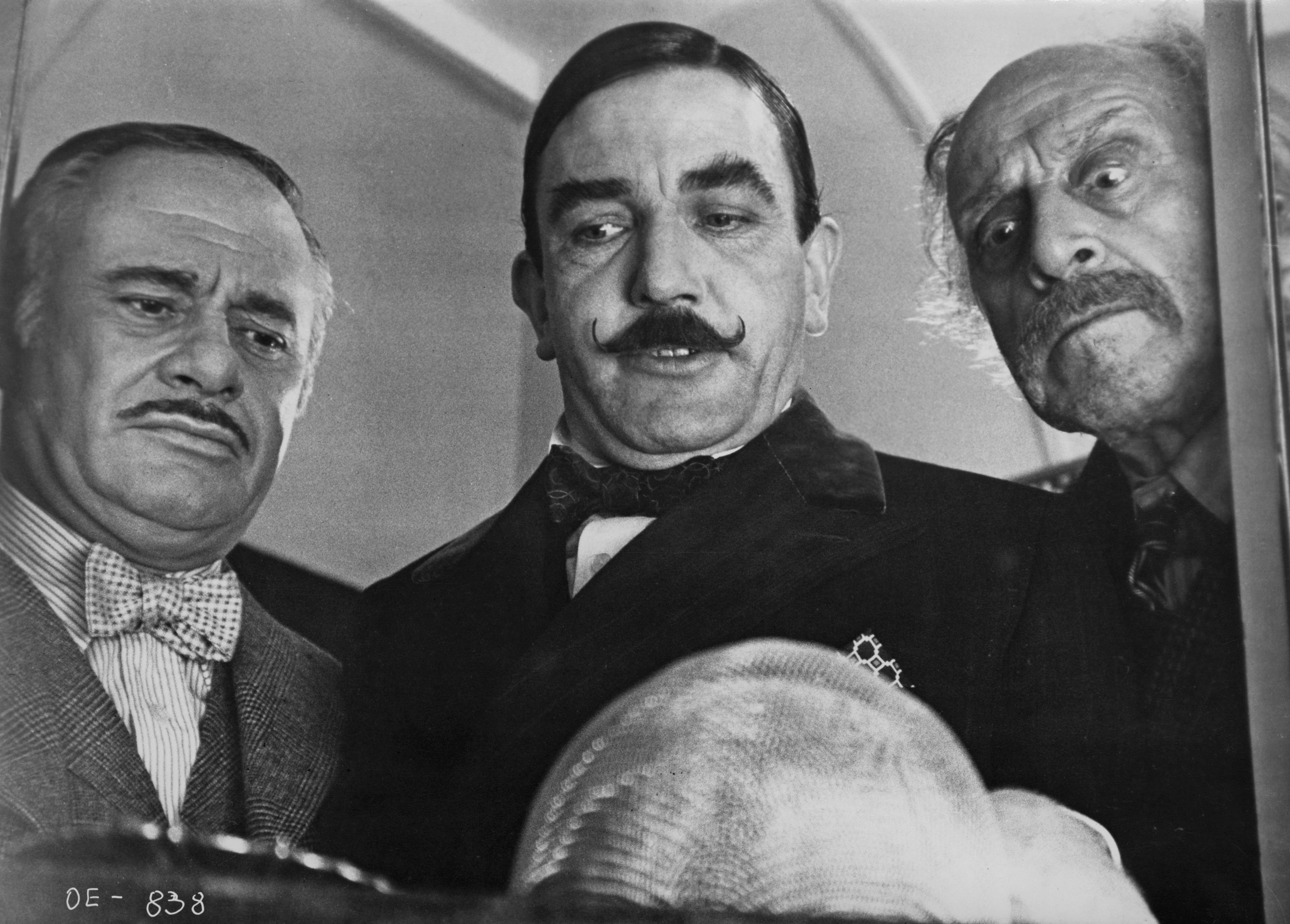 Still of Martin Balsam, Albert Finney and George Coulouris in Murder on the Orient Express (1974)