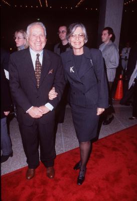 Mel Brooks and Anne Bancroft at event of Great Expectations (1998)