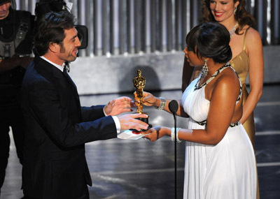 Javier Bardem and Jennifer Hudson at event of The 80th Annual Academy Awards (2008)