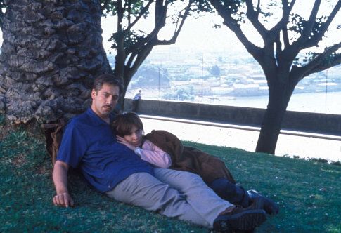 Still of Javier Bardem and Laura Morante in The Dancer Upstairs (2002)