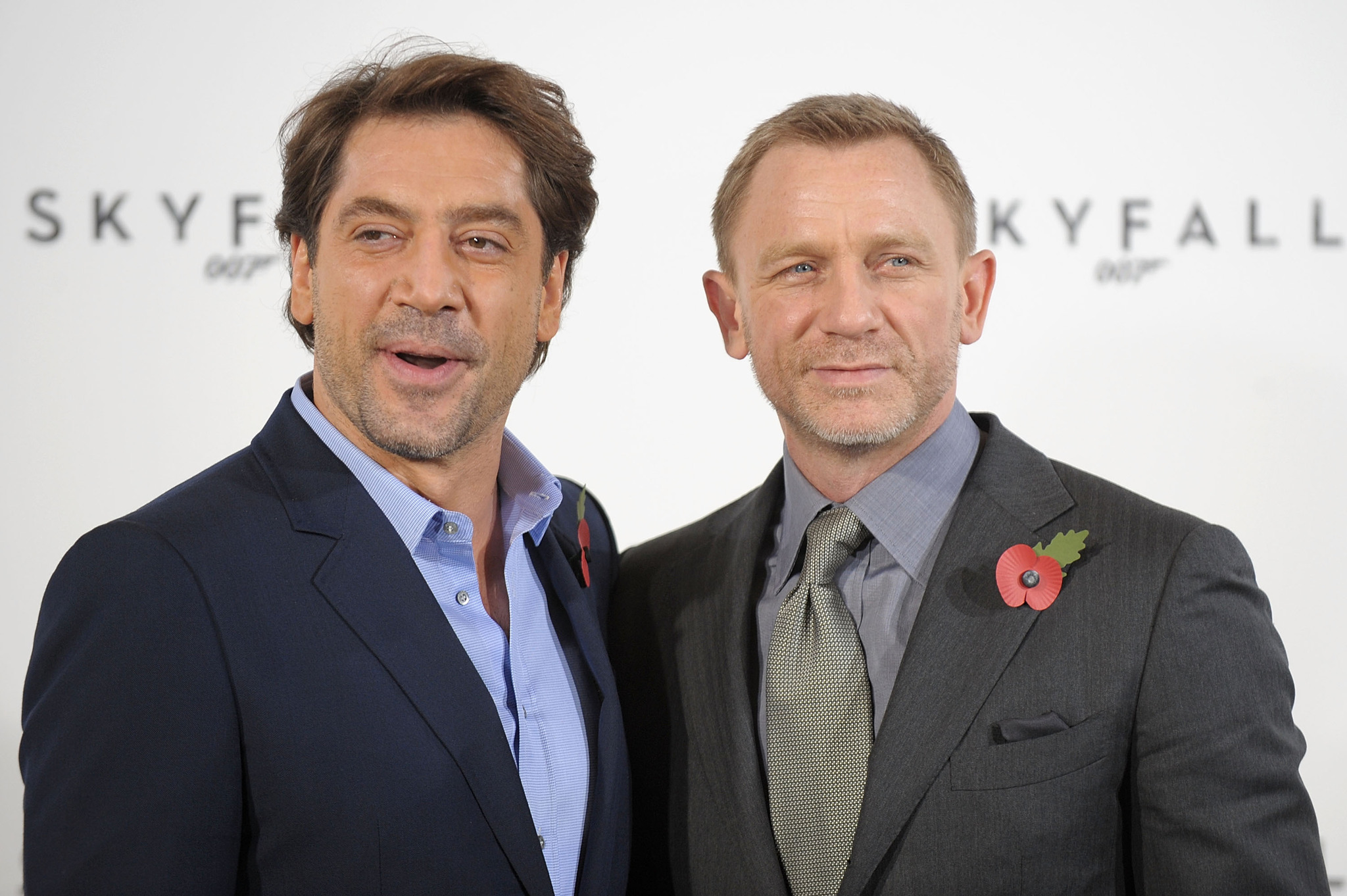 Javier Bardem and Daniel Craig at event of Operacija Skyfall (2012)