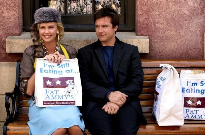 Still of Charlize Theron and Jason Bateman in Arrested Development (2003)