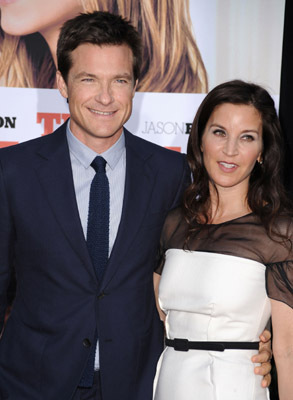 Jason Bateman and Amanda Anka at event of Nepageidaujami genai (2010)