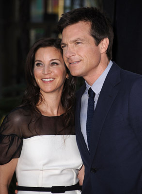 Jason Bateman and Amanda Anka at event of Nepageidaujami genai (2010)