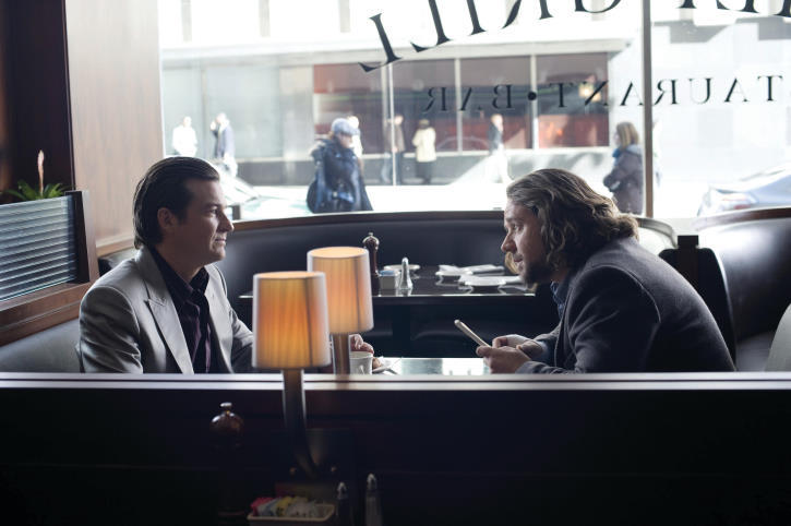 Still of Russell Crowe and Jason Bateman in Tikroji padetis (2009)