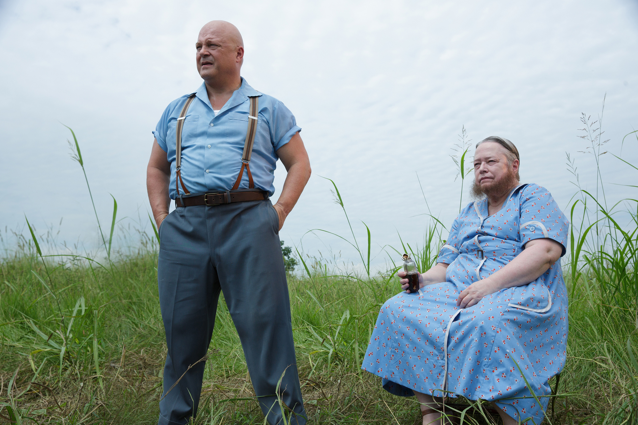 Still of Kathy Bates and Michael Chiklis in Amerikietiska siaubo istorija (2011)