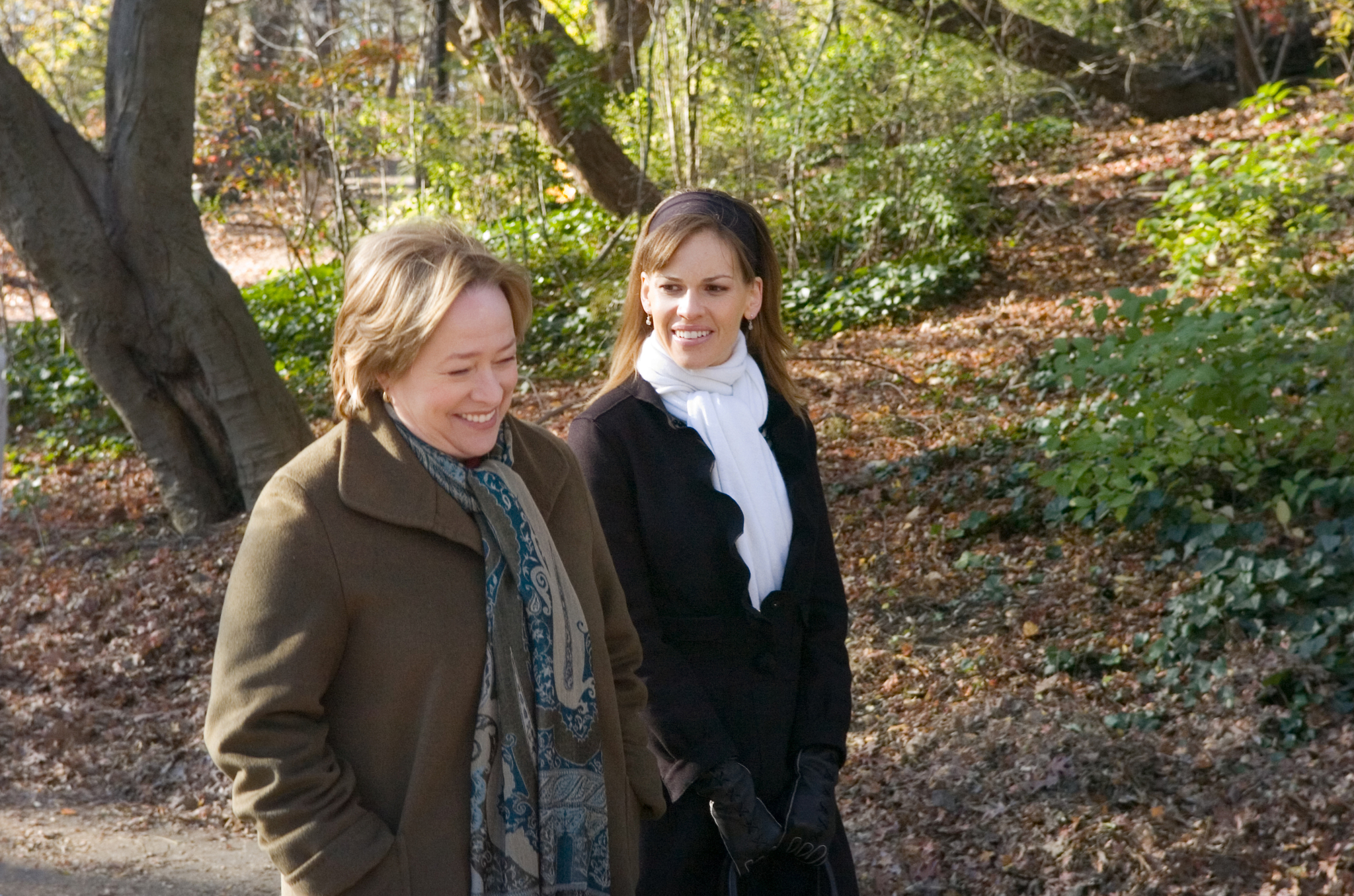 Still of Kathy Bates and Hilary Swank in P.S. Myliu tave (2007)