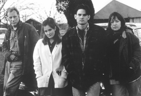 James Woods, Kathy Bates, Henry Thomas and Kristin Fiorella in Curse of the Starving Class (1994)