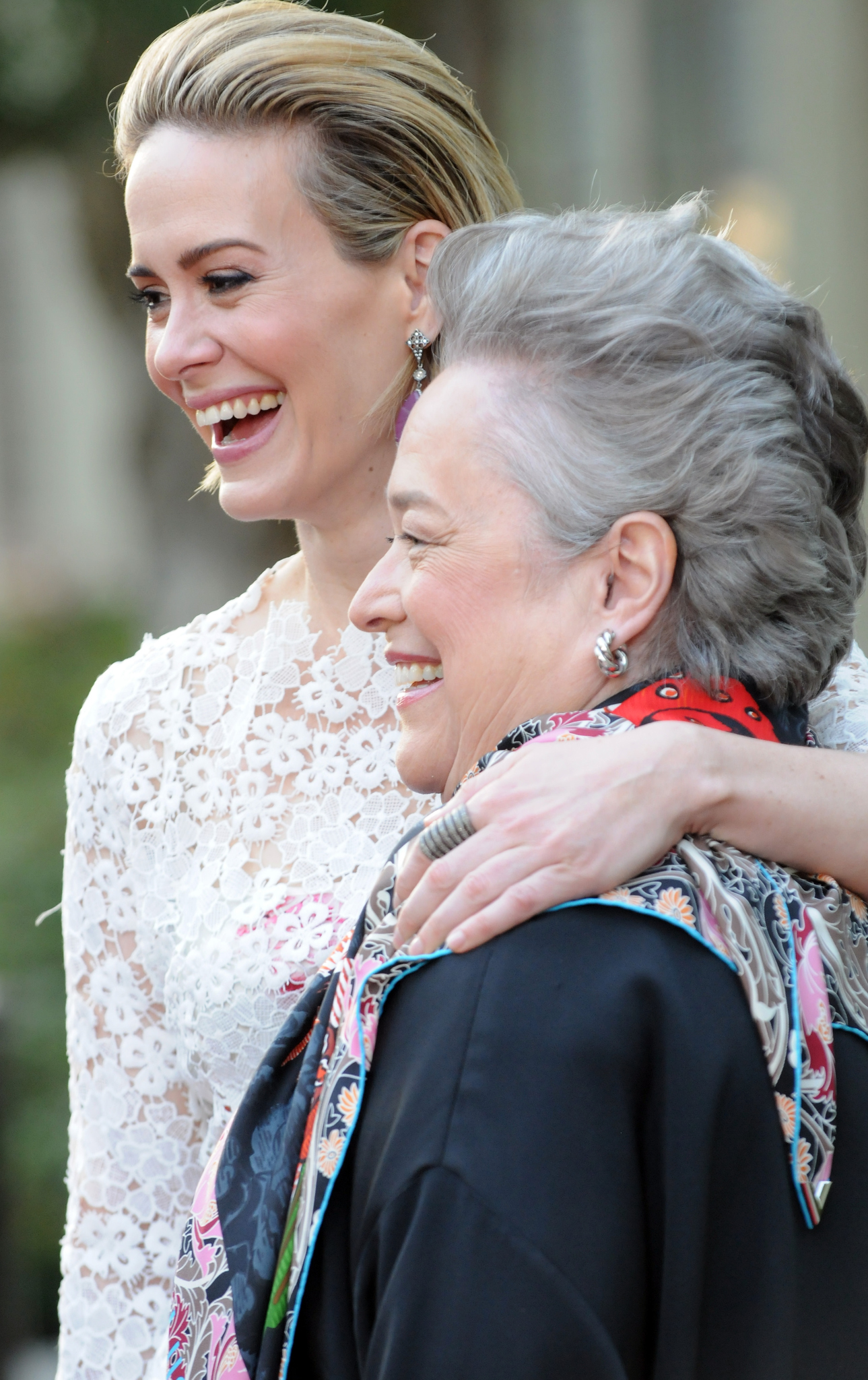 Kathy Bates and Sarah Paulson at event of Amerikietiska siaubo istorija (2011)