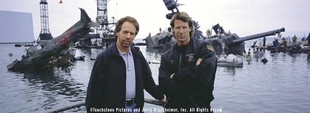 Michael Bay and Jerry Bruckheimer in Perl Harboras (2001)