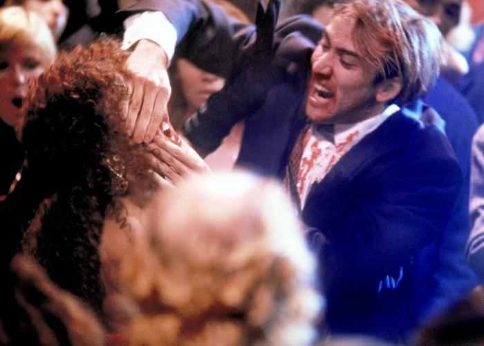 Still of Nicolas Cage and Jennifer Beals in Vampire's Kiss (1988)