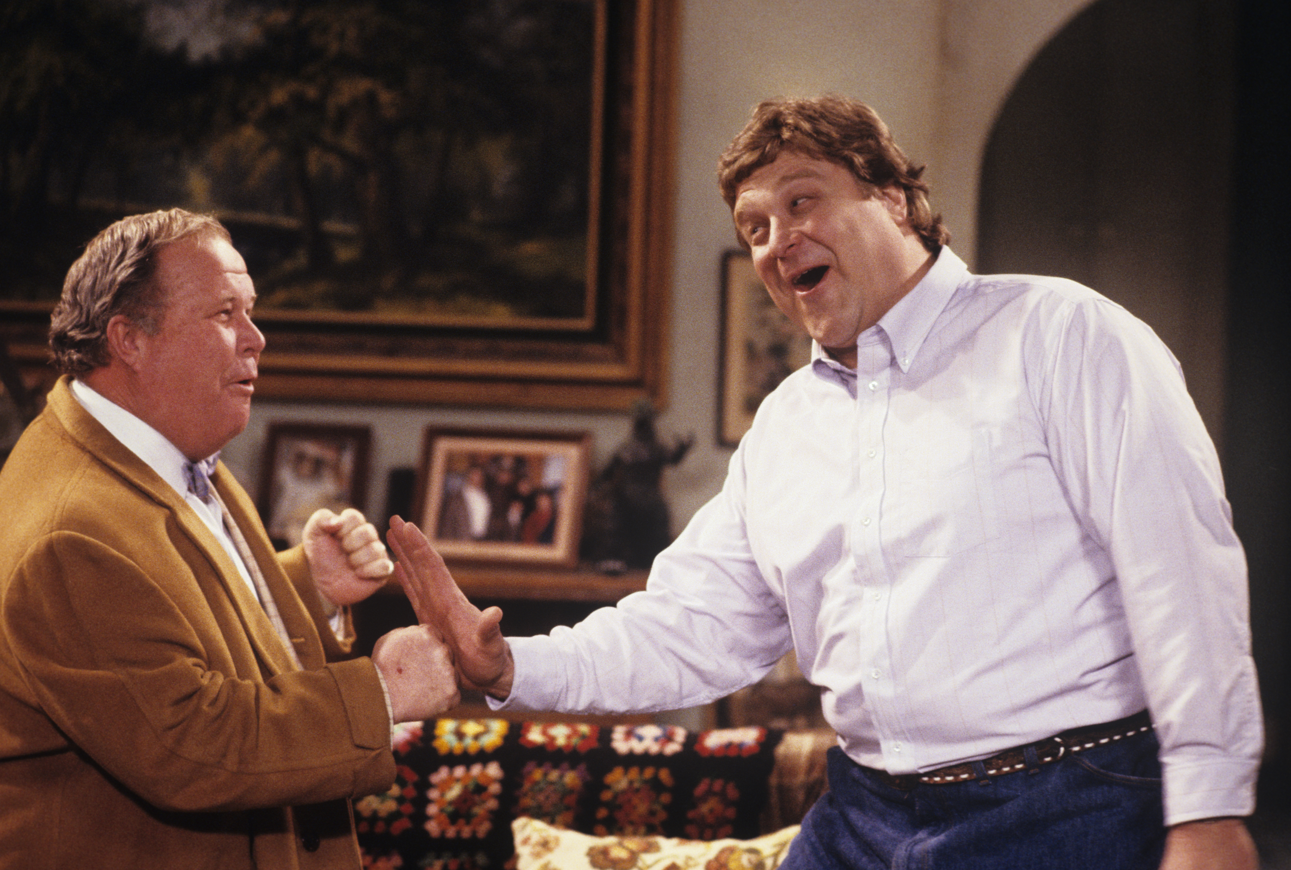 Still of John Goodman and Ned Beatty in Roseanne (1988)