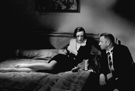 Joan Crawford, Wallace reer Film Set Grand Hotel (1932) 0022958