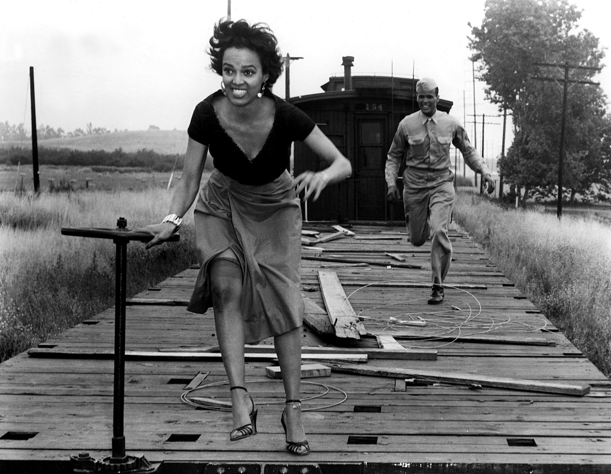 Still of Harry Belafonte and Dorothy Dandridge in Carmen Jones (1954)