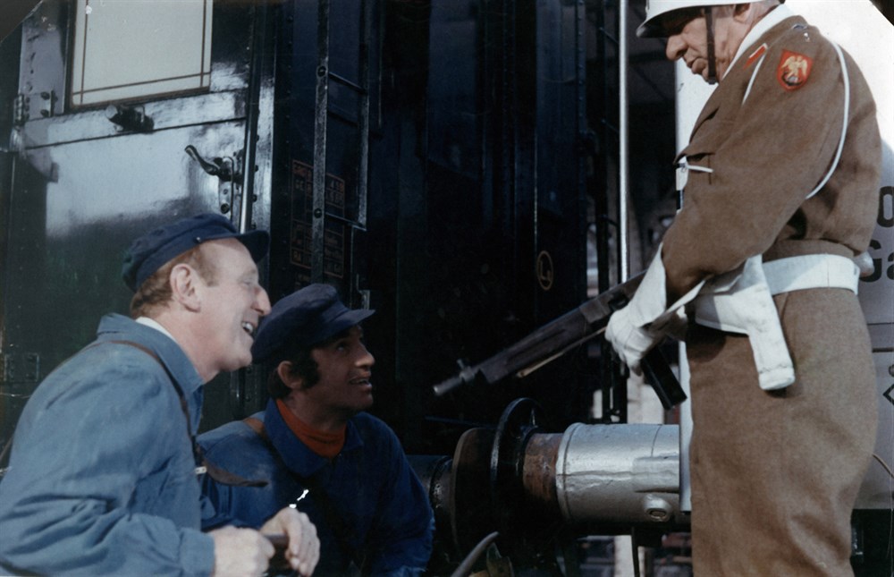 Still of Jean-Paul Belmondo, Bourvil and Robert Dalban in The Brain (1969)