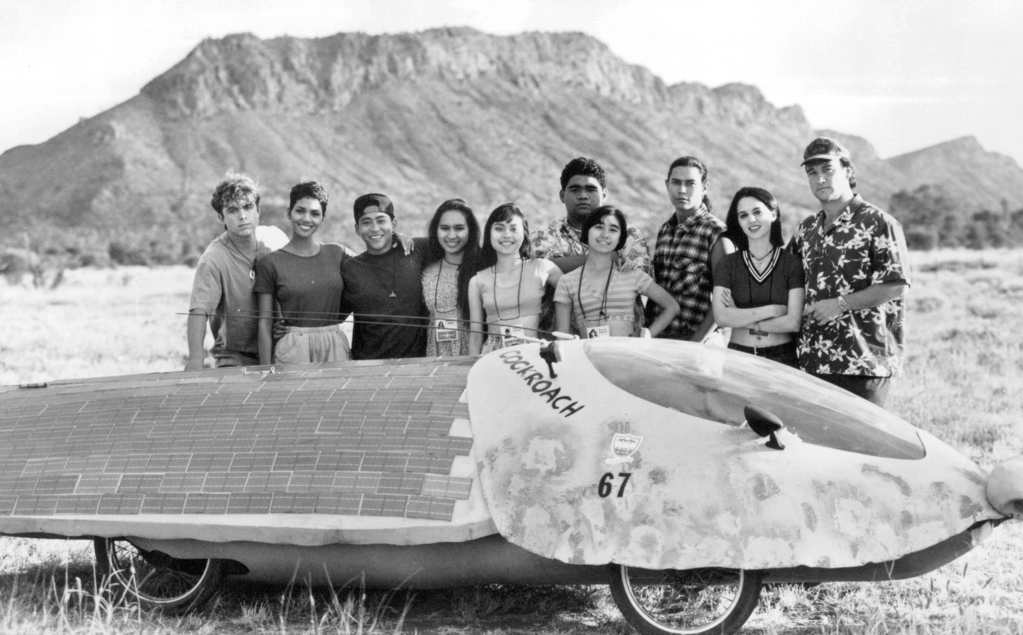 Still of Casey Affleck, James Belushi, Halle Berry, Dion Basco, J. Moki Cho, Eliza Dushku and Anthony Ruivivar in Race the Sun (1996)