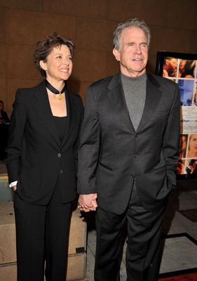 Warren Beatty and Annette Bening at event of Mother and Child (2009)