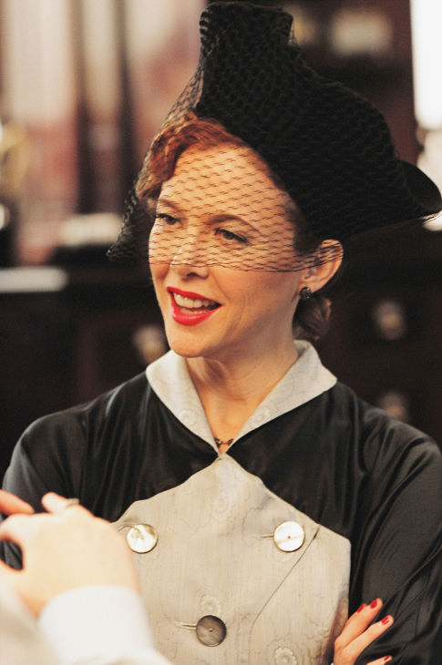 Still of Annette Bening in Being Julia (2004)