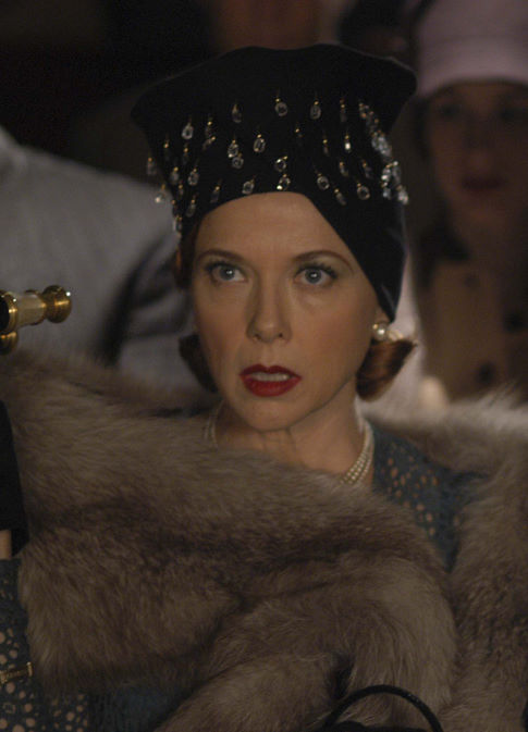 Still of Annette Bening in Being Julia (2004)