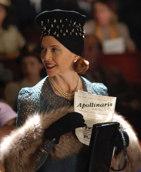 Still of Annette Bening in Being Julia (2004)