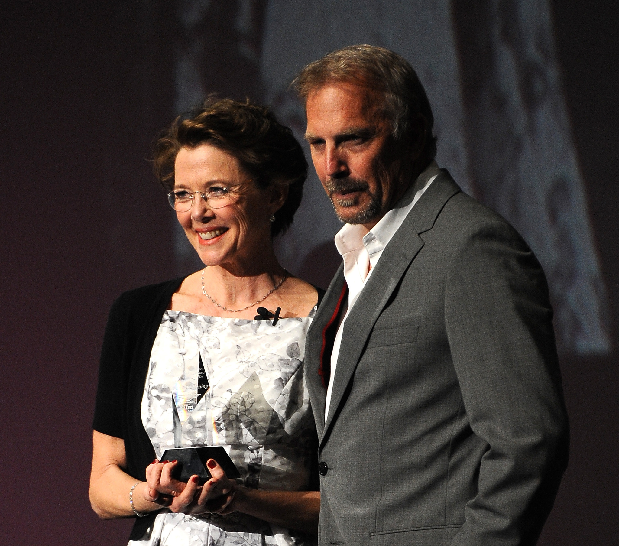 Kevin Costner and Annette Bening