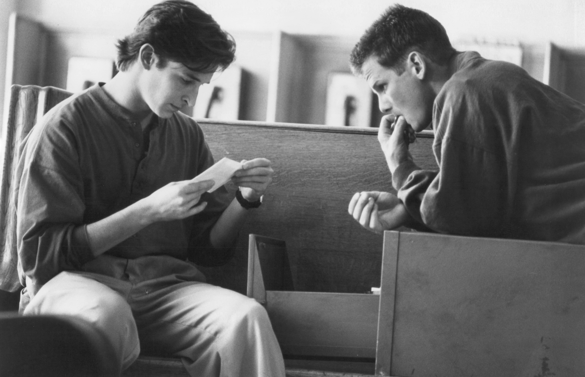 Still of Peter Berg and Noah Wyle in Crooked Hearts (1991)