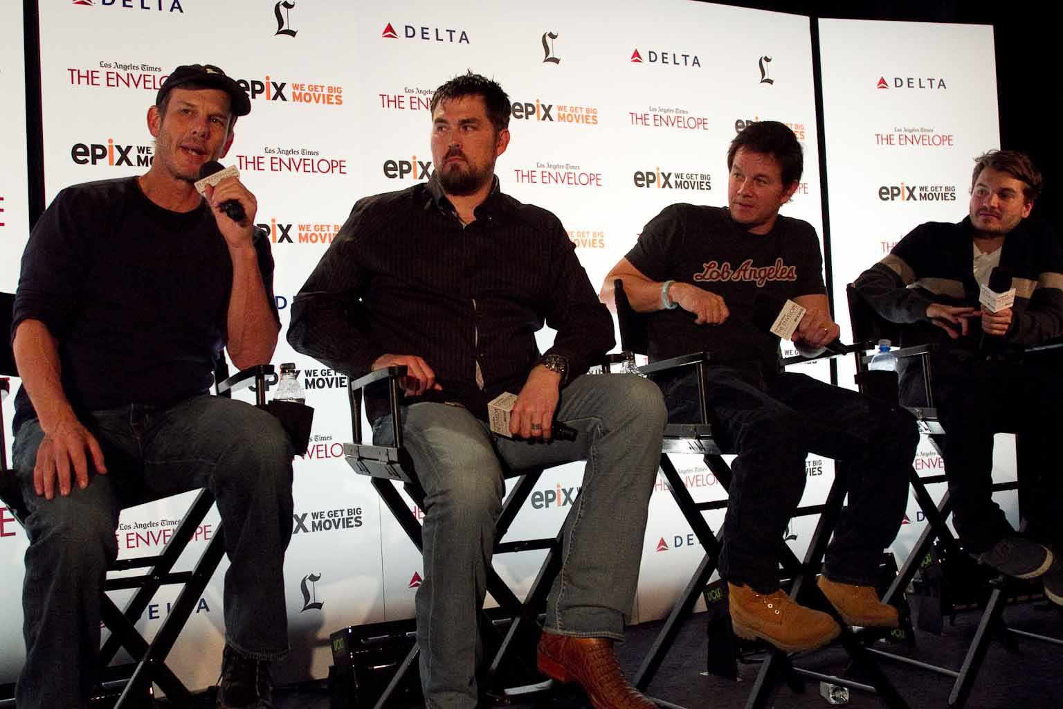 Mark Wahlberg, Peter Berg and Emile Hirsch at event of Islikes gyvas (2013)