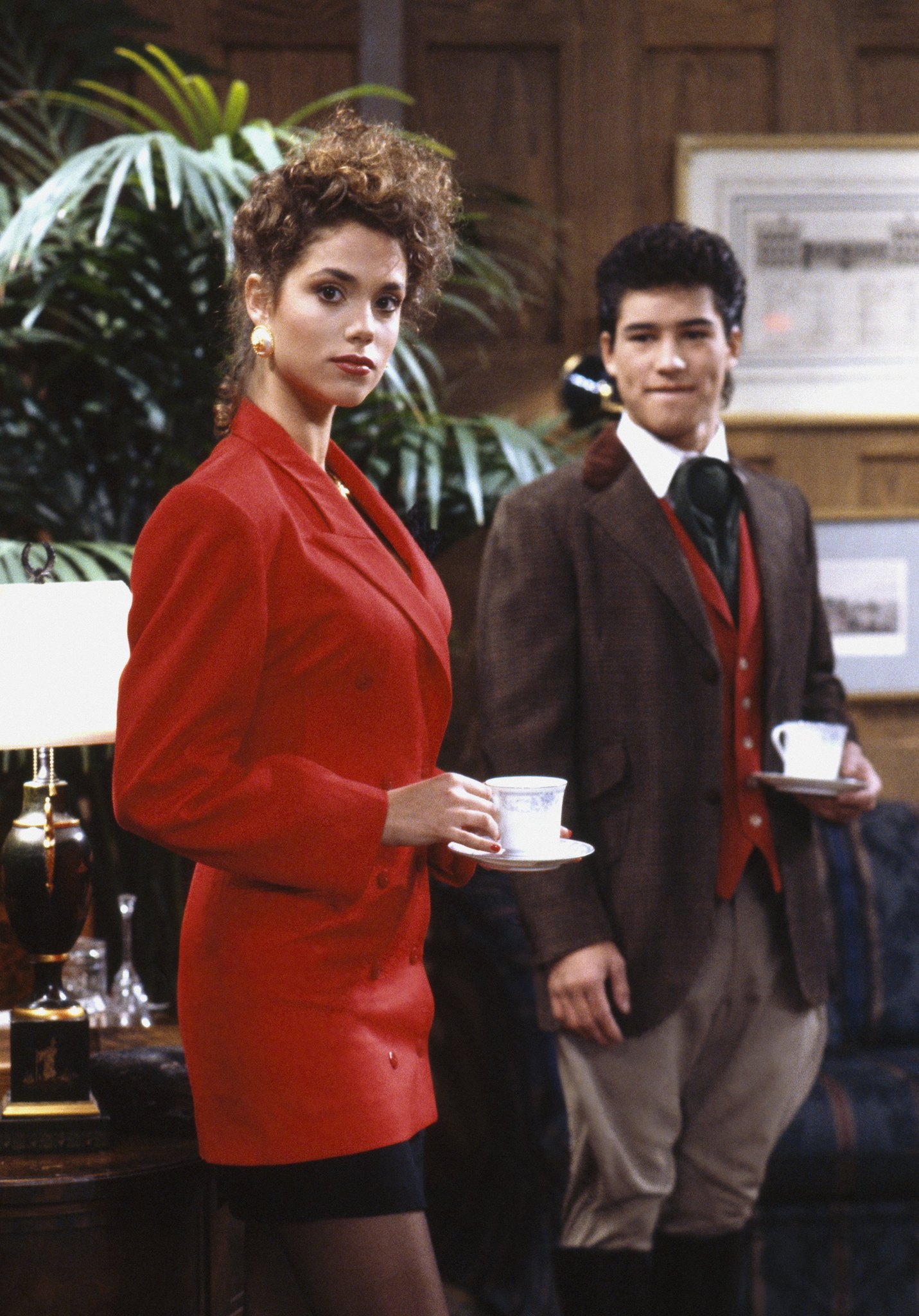 Still of Elizabeth Berkley and Mario Lopez in Saved by the Bell (1989)