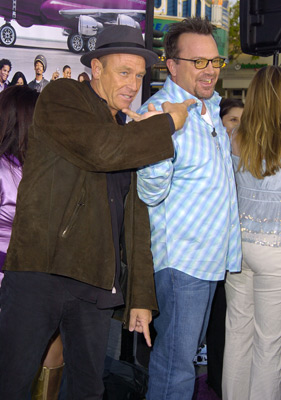 Tom Arnold and Corbin Bernsen at event of Soul Plane (2004)