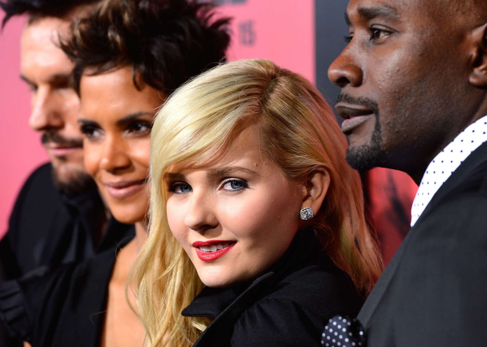 Halle Berry, Morris Chestnut, Michael Eklund and Abigail Breslin at event of Pagalbos sauksmas (2013)