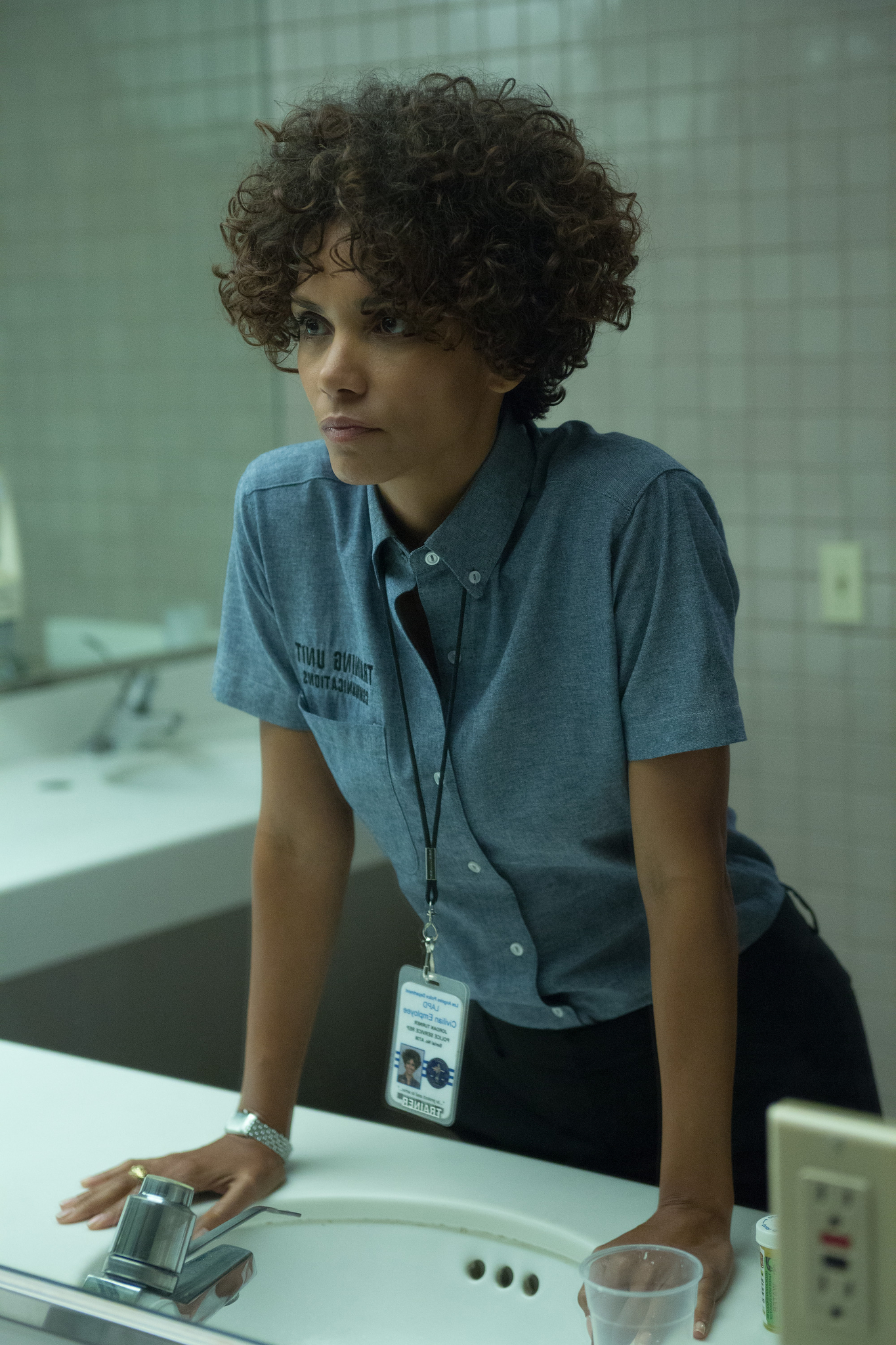 Still of Halle Berry in Pagalbos sauksmas (2013)